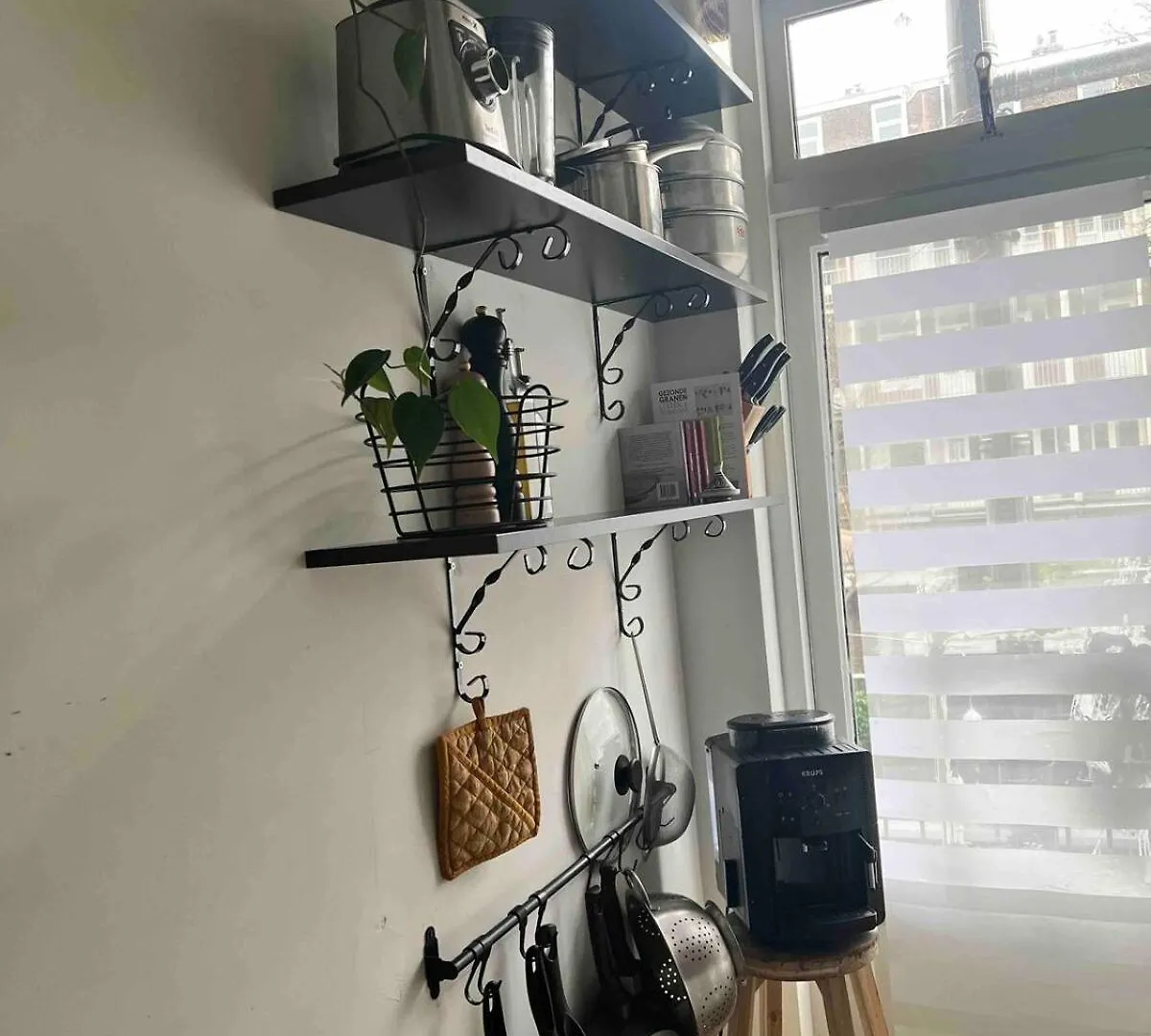 Centrally Located 2-Bedroom Apartment In Oud-West Amsterdam