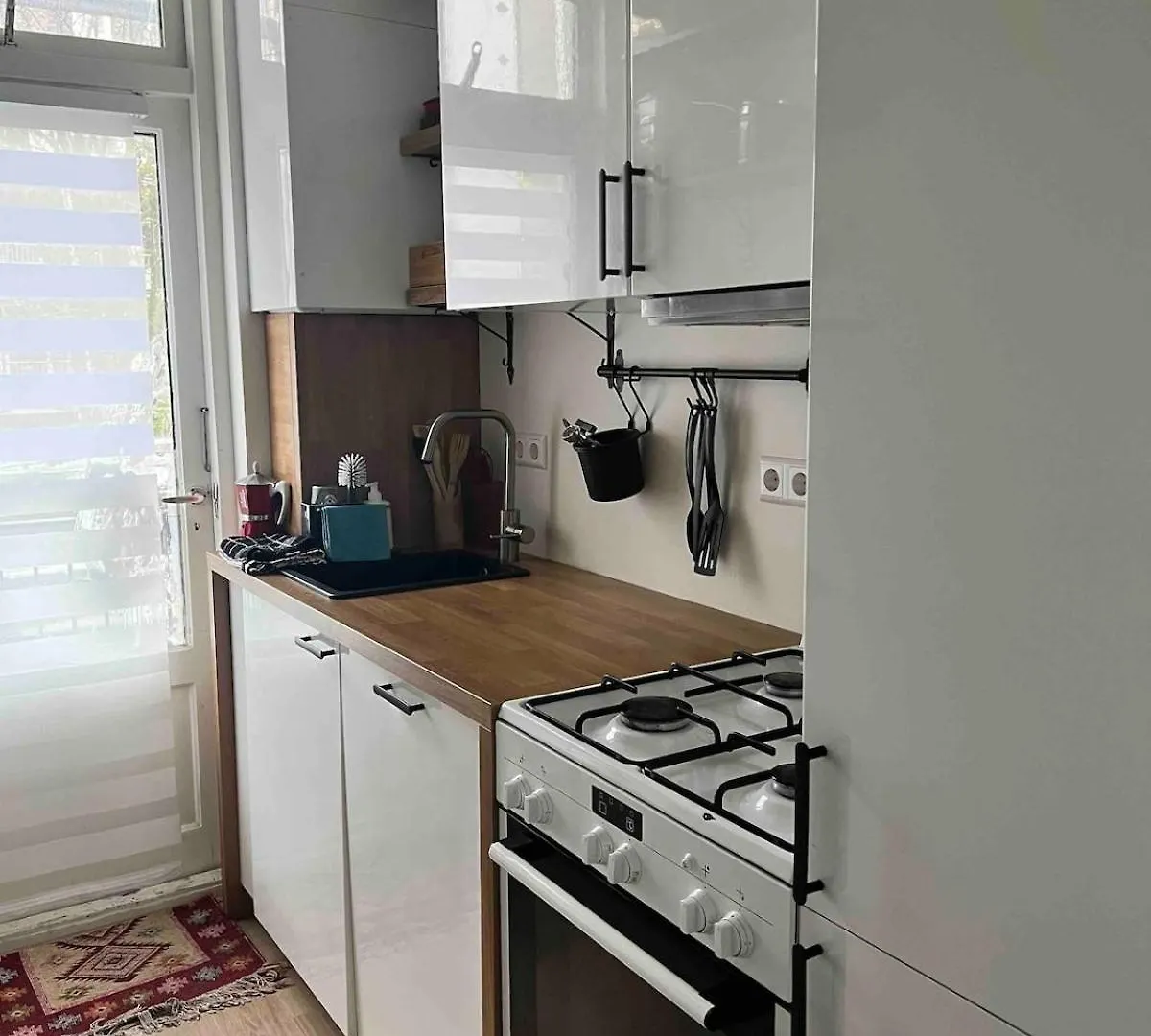 Centrally Located 2-Bedroom Apartment In Oud-West Amsterdam 0*,